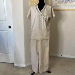 Green Town Taupe & Black Embroidered Top With Bottoms Scrub Set Size Medium